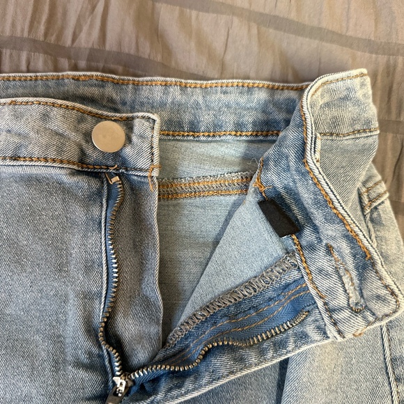 Mini Jeans Skirt - Light Denim - Stretchy Denim - High-Waisted - US 4 - SHEIN - Picture 5 of 7